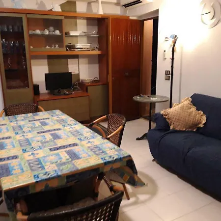 Apartmanhotel Baia Di Capomulini