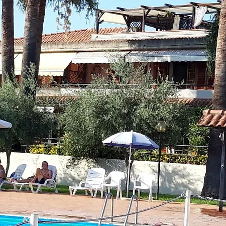 Apartmanhotel Baia Di Capomulini *