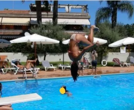 Baia Di Capomulini Apartmanhotel *