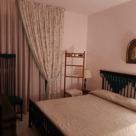 Apartmanhotel Baia Di Capomulini *