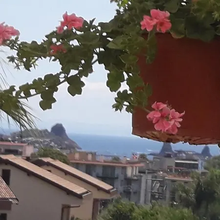 Baia Di Capomulini Apartmanhotel Acitrezza